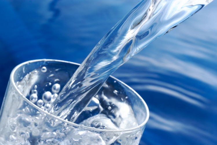 comment boire de l'eau régulièrement trucs astuces conseils utiles
