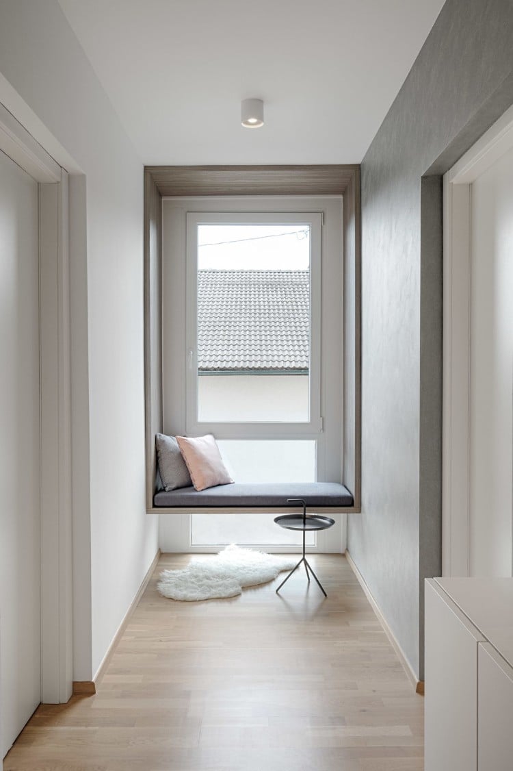 déco monochrome contemporaine palette grise tendance couloir appartement moderne sign'[e idstudio
