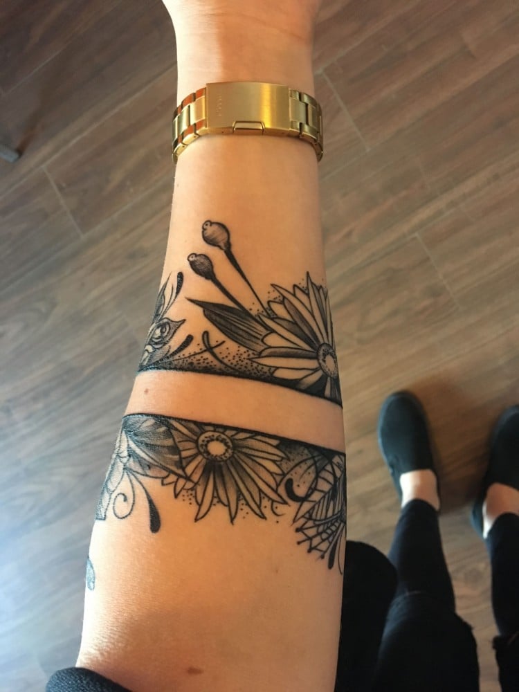 tatouage bracelet avant bras homme tendance mini tatouages unisex