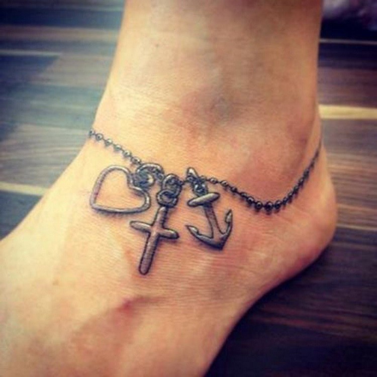 tatouage bracelet cheville femme motif réligieux