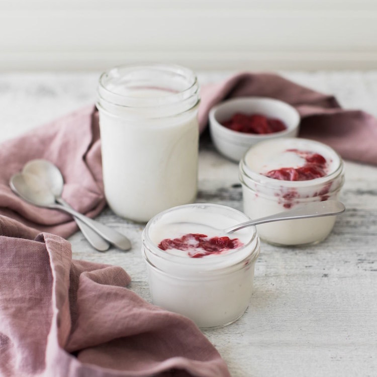 yaourt au lait de coco topping fraises