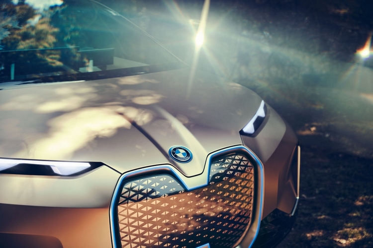 BMW vision iNEXT le nouveau SUV voiture électrique technologie innovante