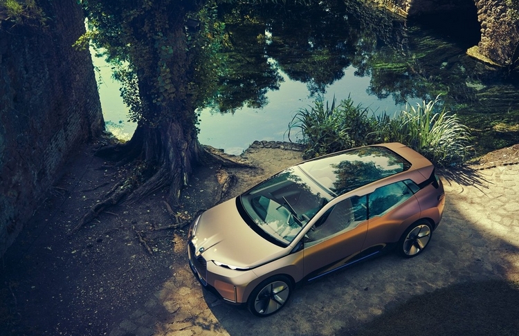 BMW vision iNEXT nouvelle voiture électrique design innovant SUV