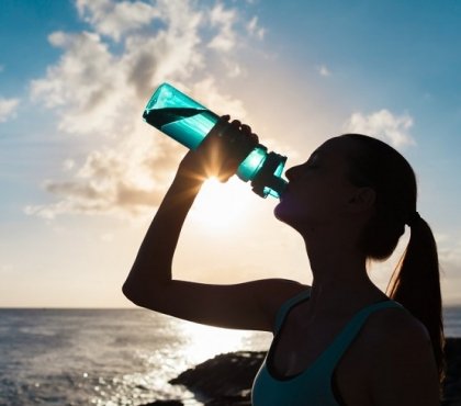 comment boire de l'eau chaque jour pour rester hydrater astuces conseils utiles suivre