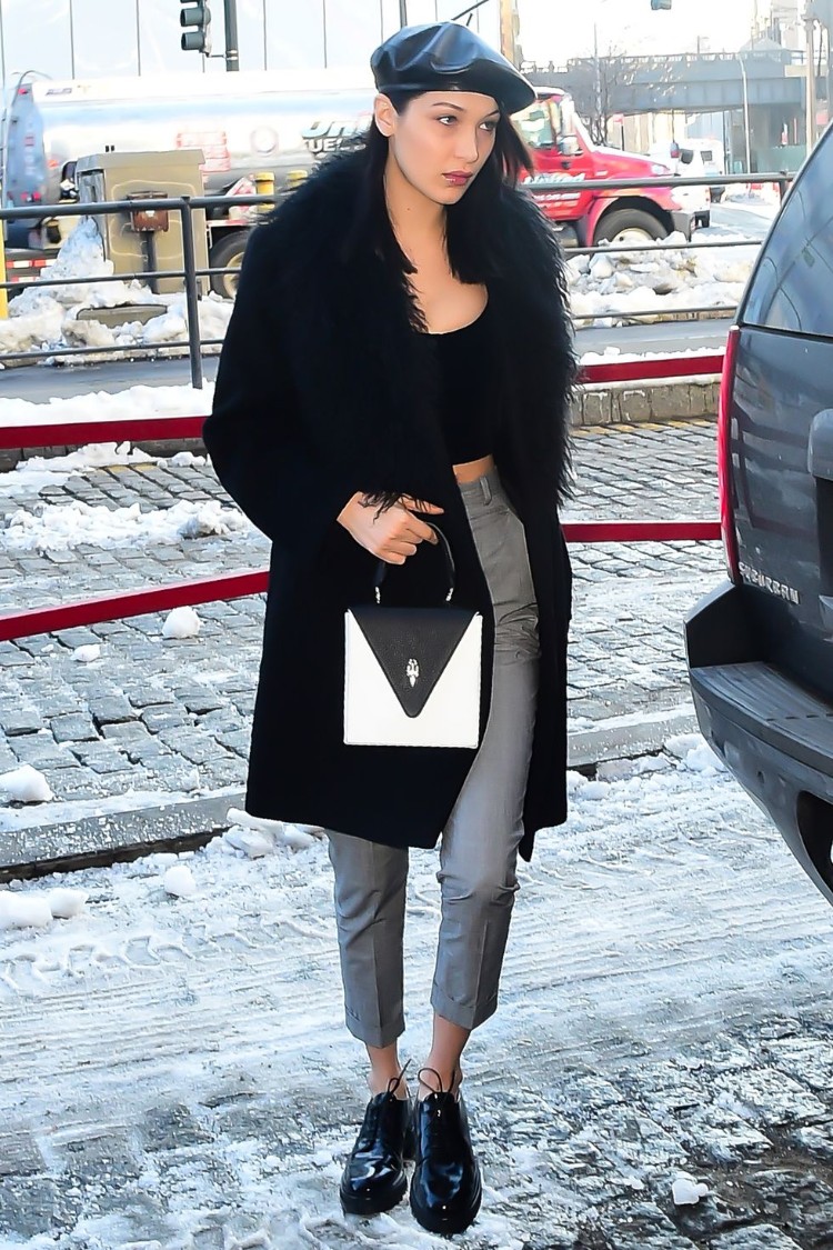 comment choisir un manteau d'hiver look star Bella Hadid modèle long fourrure