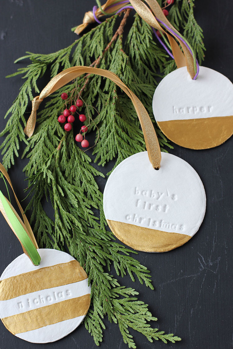 décorations pour sapin de Noël en argile ornements ronds décoration feuille d'or lettres rubans