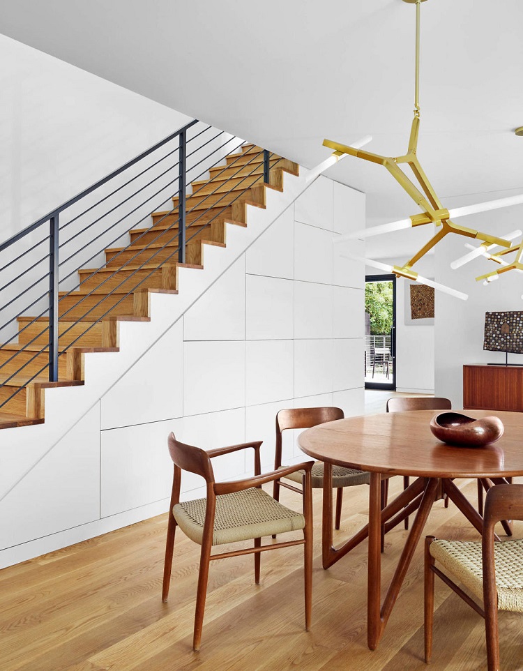 déco bois et blanc salle à manger escalier en bois suspension design