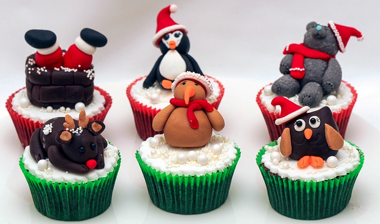 déco cupcake Noël motifs divers mignons pâte sucre