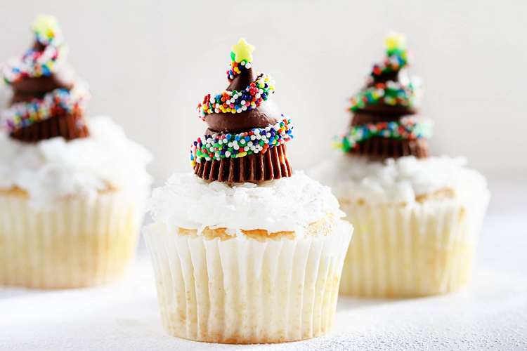 déco cupcake Noël recette classique préparation mini gâteaux gourmands avec sapins