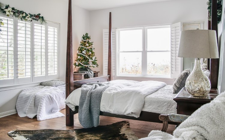 décoration de Noël pour chambre blance esprit nordique ambiance contemporaine cosy