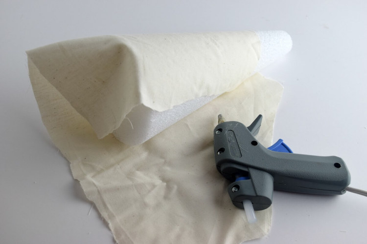 fabriquer un gnome de noel cone polystyrene couvrir tissu