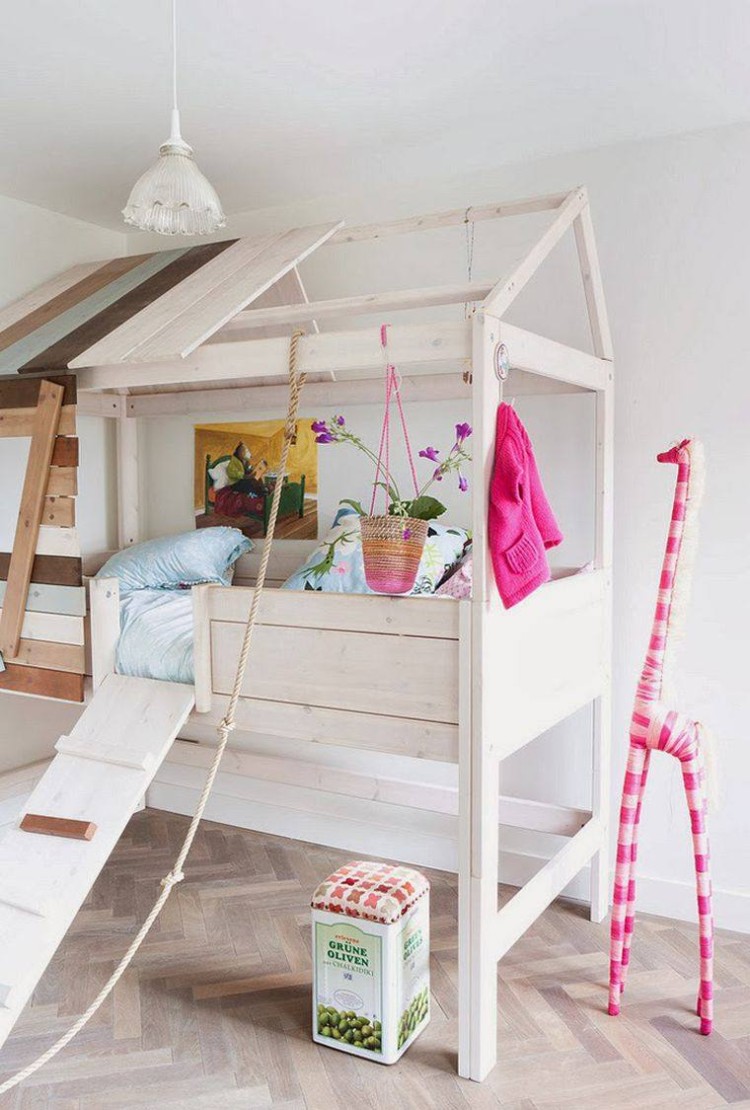 lit cabane à faire soi-même modèle superposé avec escalier espace sous lit optimise