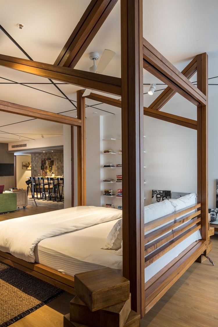 lit à baldaquin en bois appartement moderne