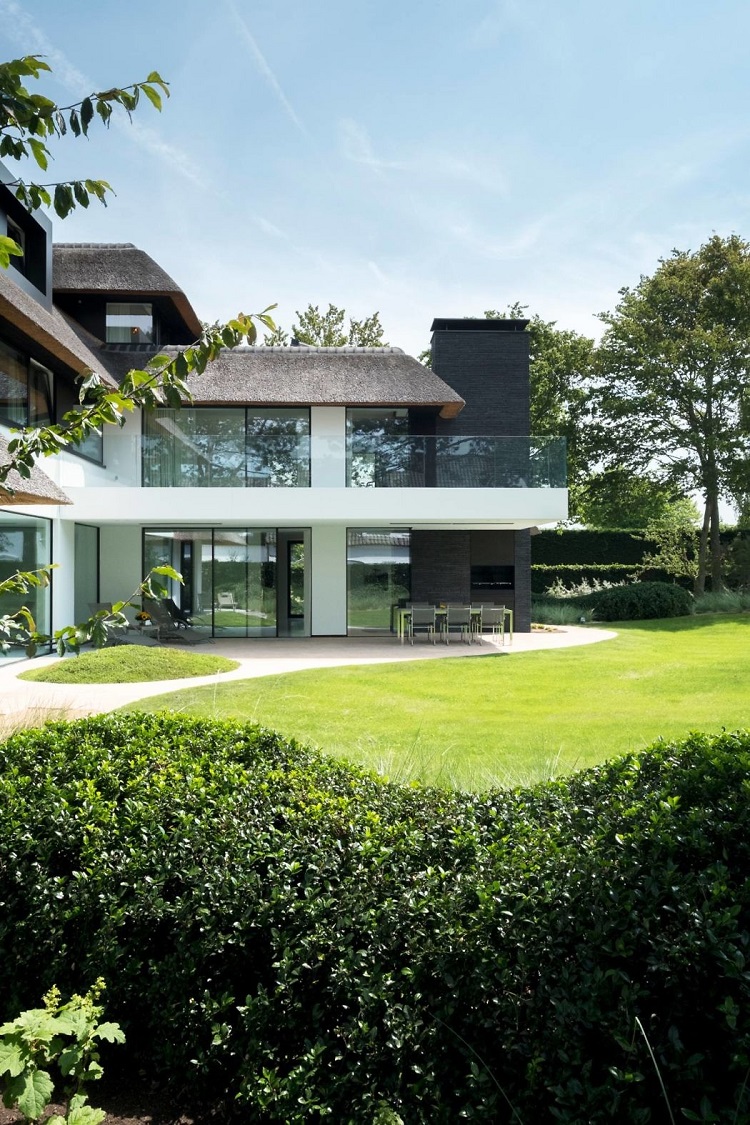 maison à trois étages en Belgique super moderne