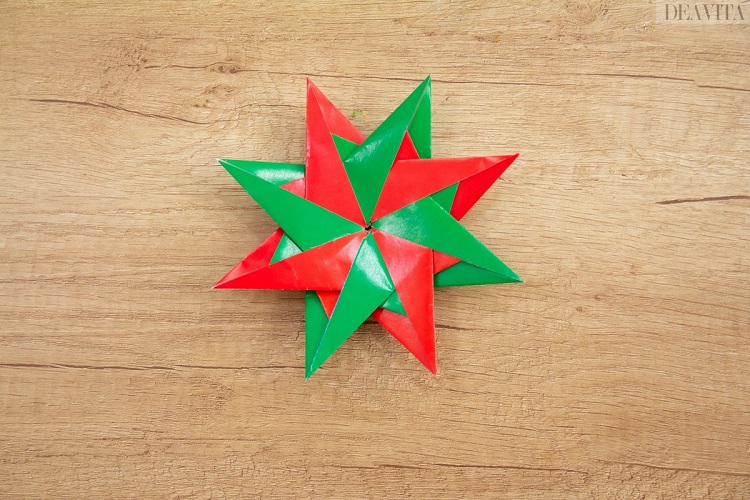 origami étoile de Noël papier coloré projet diy facile déco festive