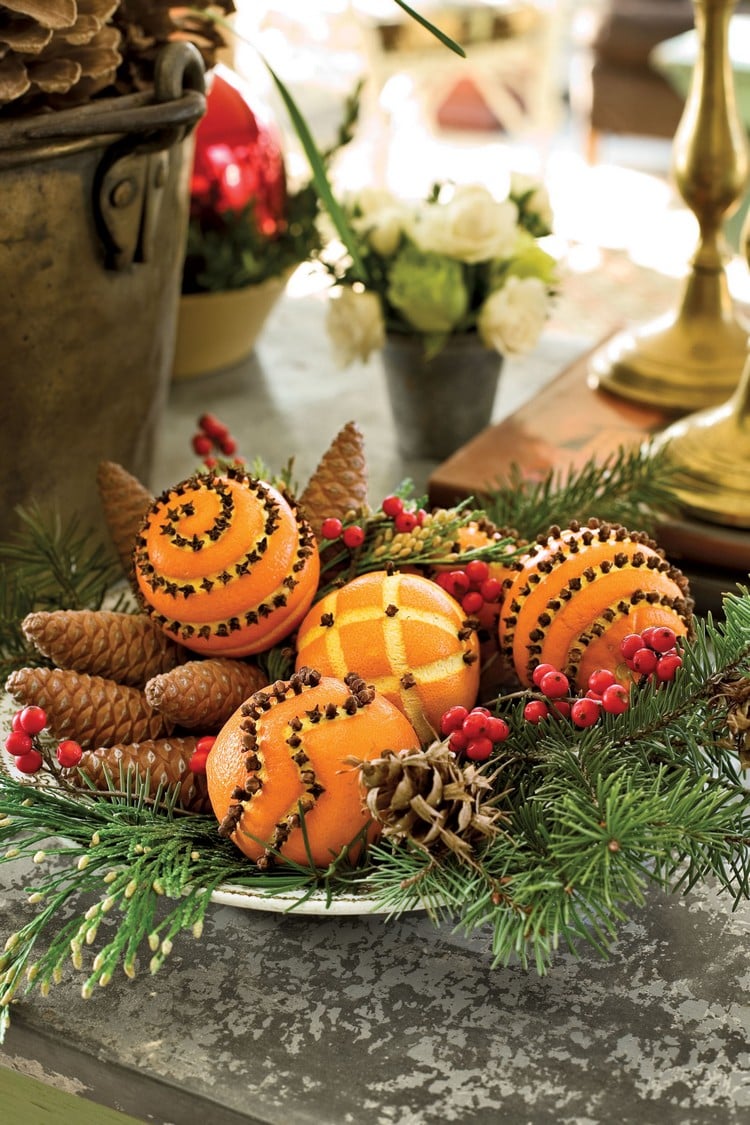 décoration Noël avec des oranges déco originale pommes de pin