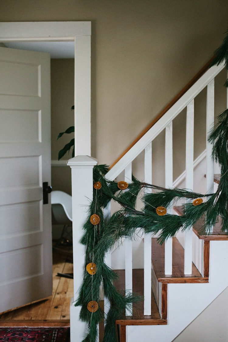 décoration Noël avec des oranges idée déco escalier