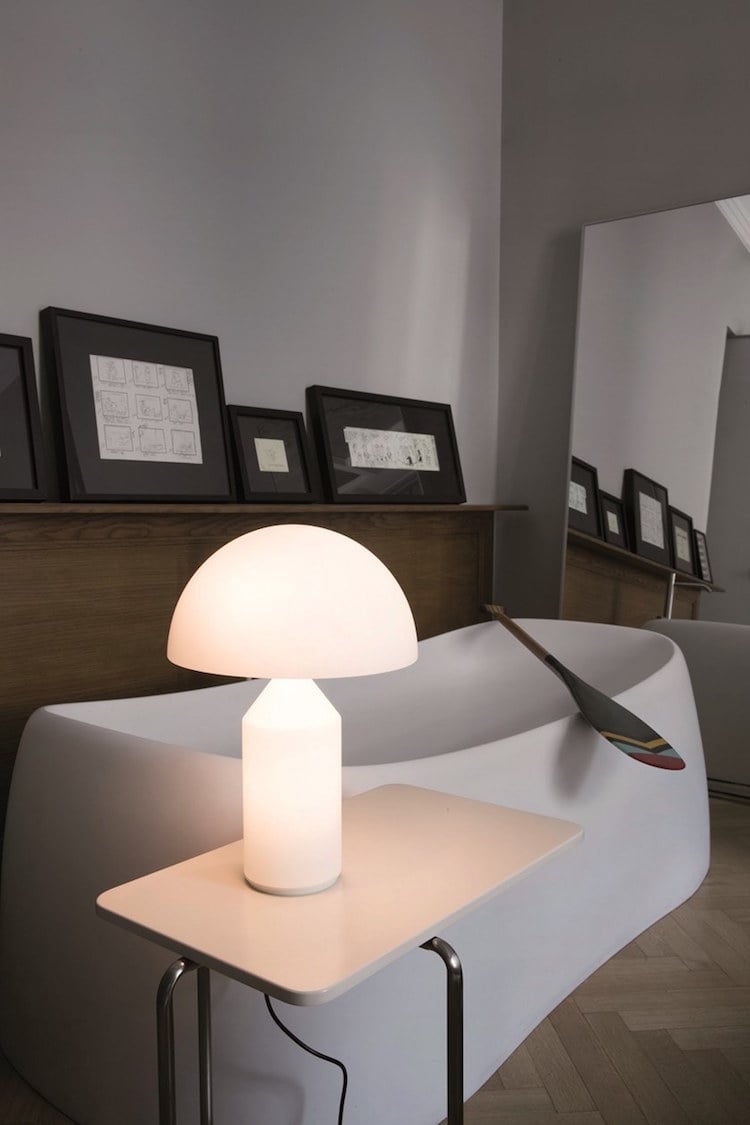 lampe à poser design Atollo verre Murano opalin soufflé bouche
