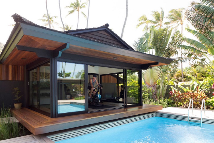 maison avec piscine ambiance tropicale