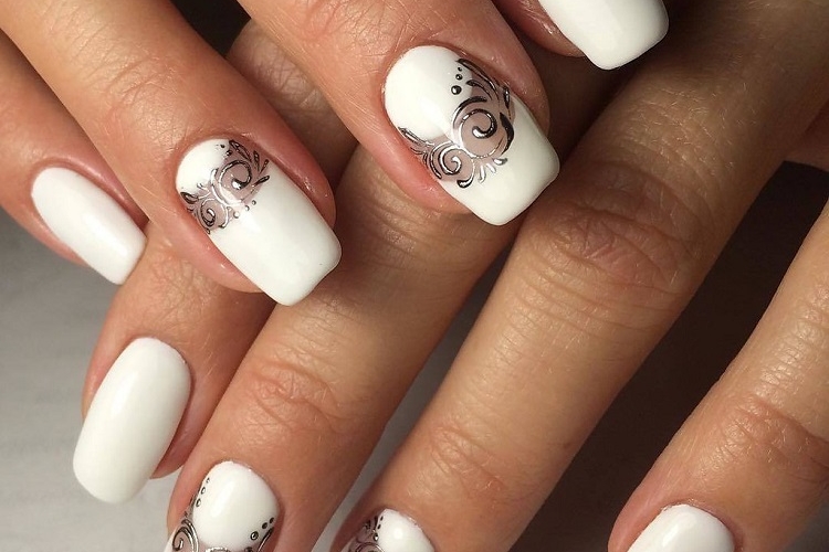 Ongles en gel blanc : 40+ idées de manucure blanche chic à copier