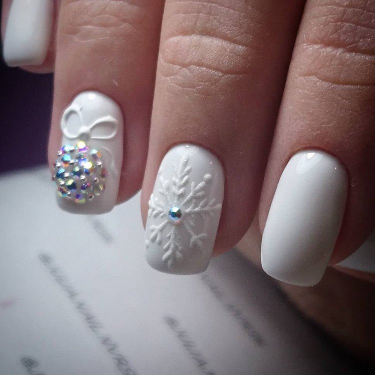 Ongles en gel blanc 40+ idées de manucure blanche chic à
