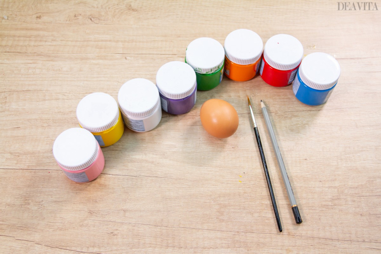 décoration des œufs de Pâques peinture acrylique matériel nécessaire