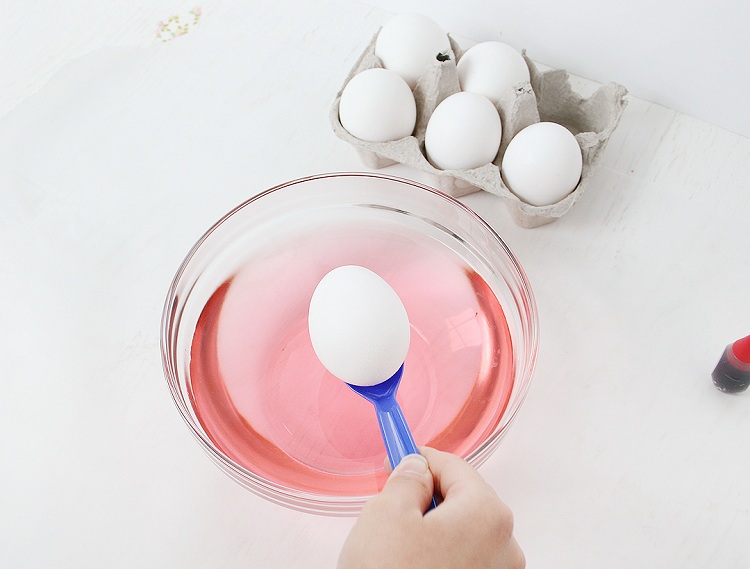 déco œufs de Pâques licorne tutoriel colorant alimentaire