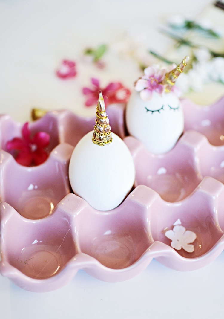 déco œufs de Pâques minimaliste thème licorne
