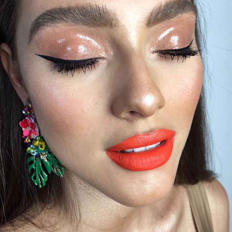 maquillage glossy naturel lèvres living coral