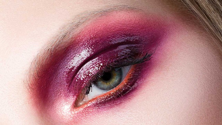 maquillage glossy rose fuschia yeux verts