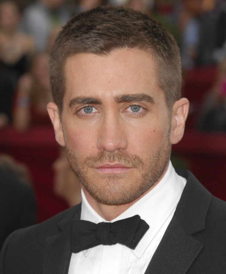 buzz cut homme Jake Gyllenhaal coiffure tendance barbe courte