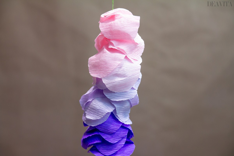 fabriquer des fleurs en papier crepon guirlande fleurs crepon