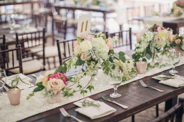 mariage dans son jardin centres table fleurs saisonières