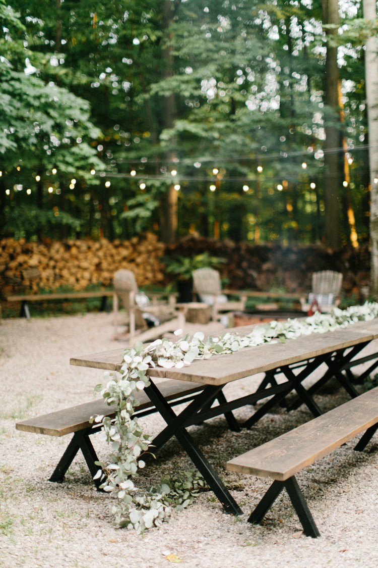 mariage dans son jardin table style grange déco florale épurée