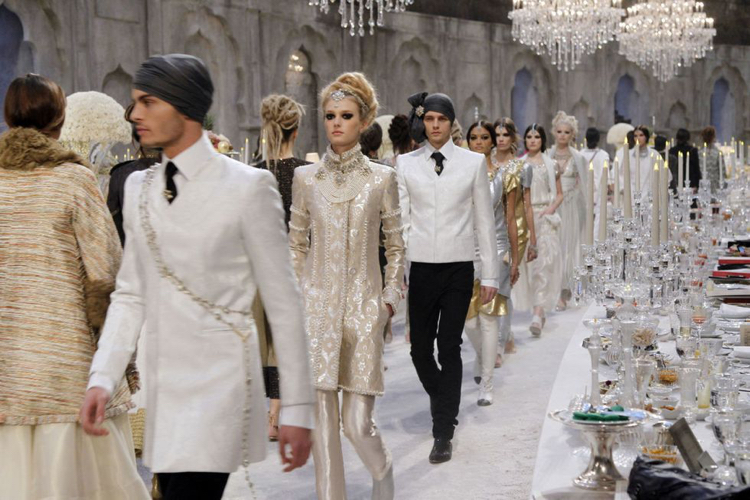 mort de Karl Lagerfeld Chanel catwalk fashion week retour carrière meilleurs moments défilés