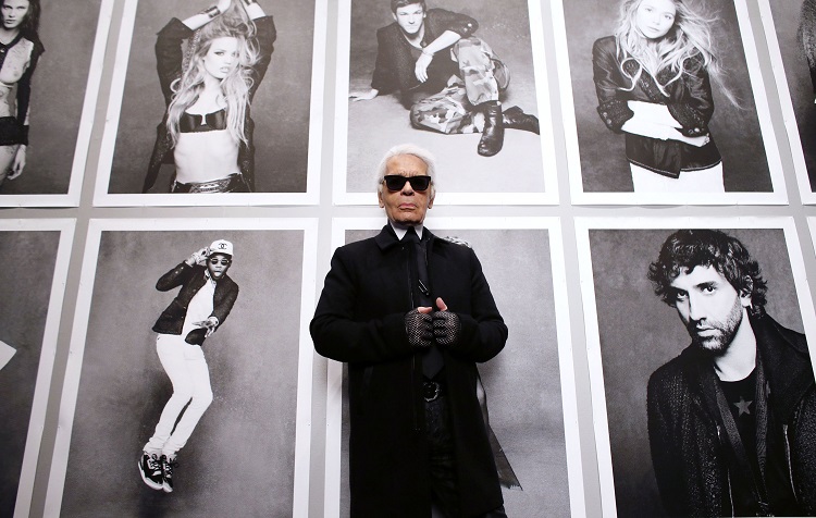 mort de Karl Lagerfeld hommage vie profesionnelle îcone mode haute couture Fendi Channel