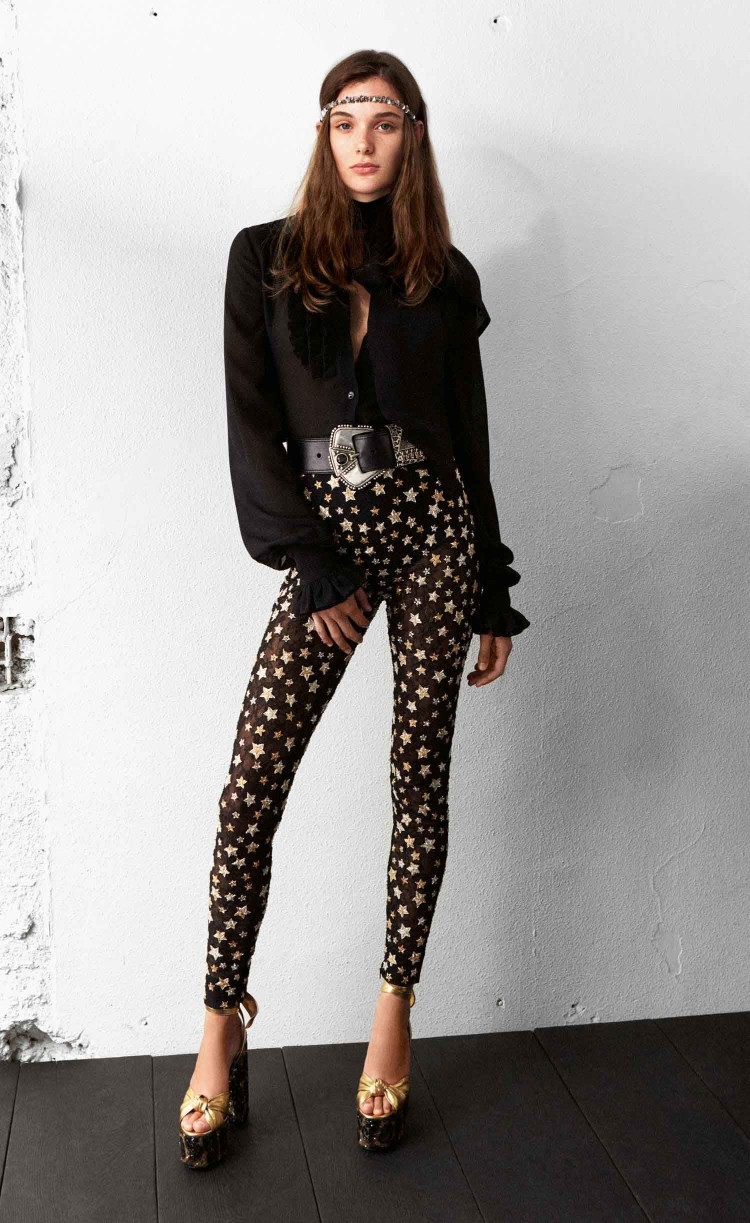quelles chaussures porter avec un legging motifs étoiles look haut couture Yves Saint Laurent