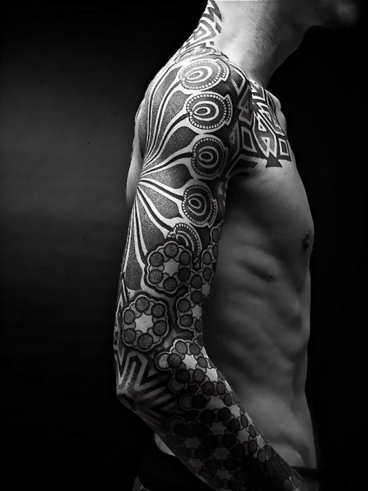 tatouage mandala manche homme tatouage geometrique