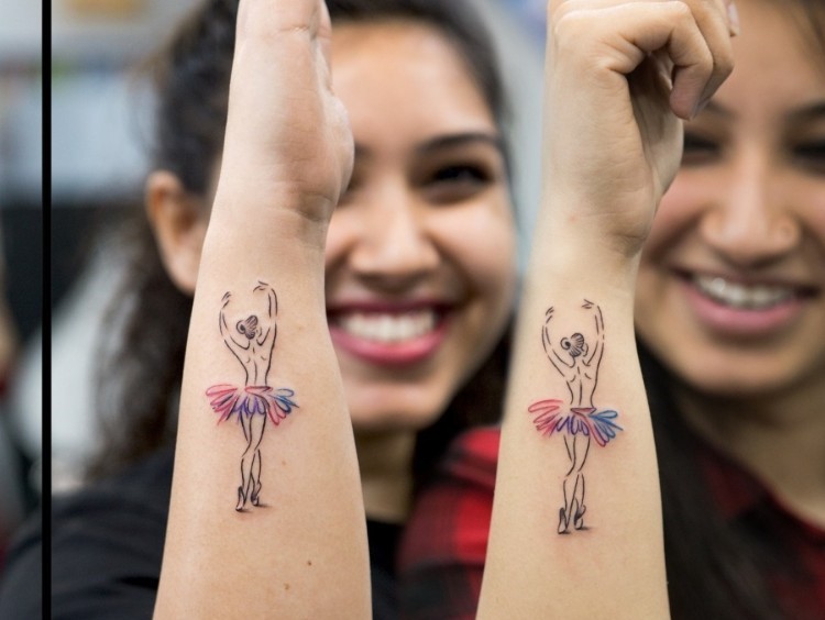 tatouages pour sœurs design coloré motif ballerine tendance