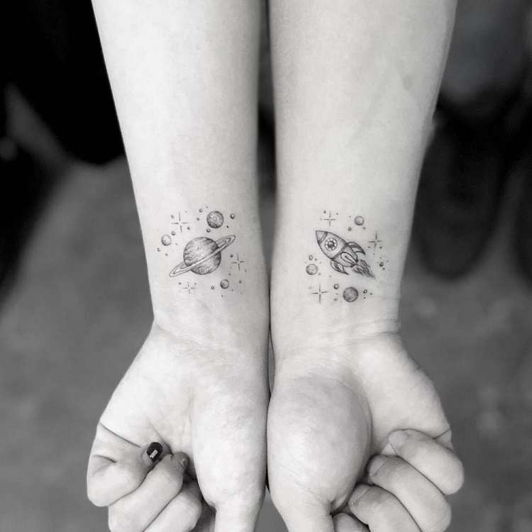 tatouages pour sœurs deux designs associés