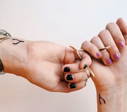 tatouages pour sœurs idées discrètes tendance filles