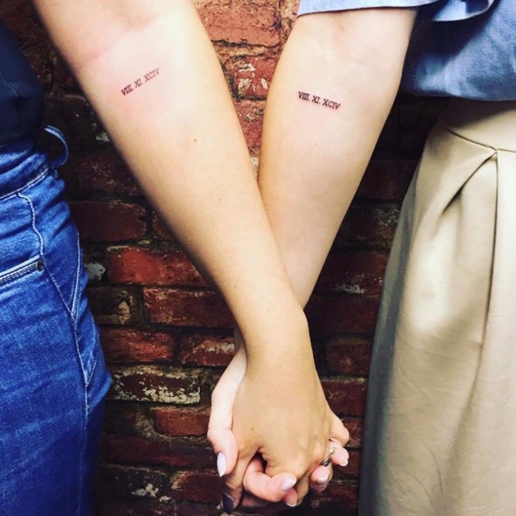 tatouages pour sœurs mini idées dicrètes phrase