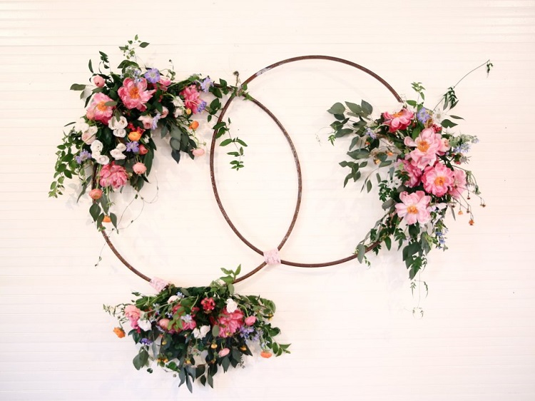 tendances mariage 2019 compositions florales couronnes hula hopp