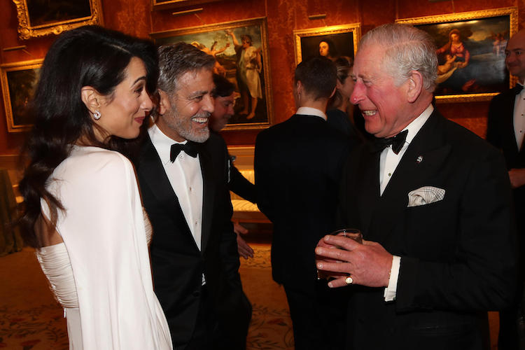 Amal et George Clooney discutent chaleureusement prince Charles