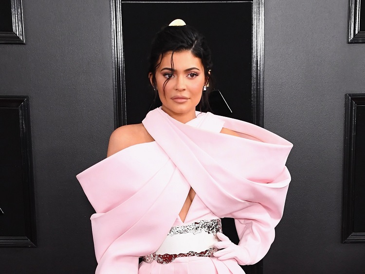 Kylie Jenner milliardaire à 20 ans couverture Forbes 2018 plus grande milliardaire autodidacte 2019