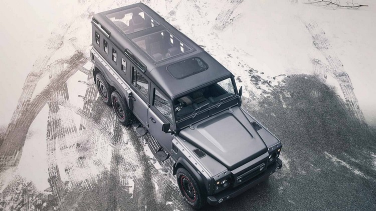 Land Rover Defender 110 toit panoramique design élégant