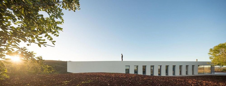 architecture minimaliste façade blanche superbe vue