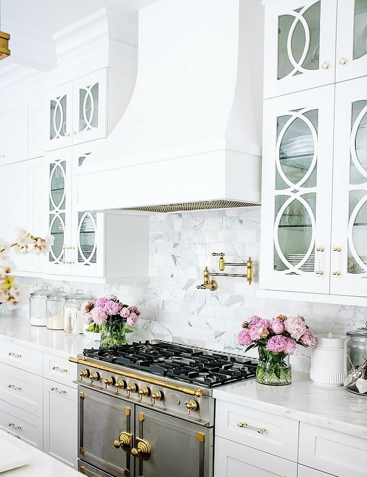 dosseret cuisine marbre blanc design pièce gourmande élégance luxe
