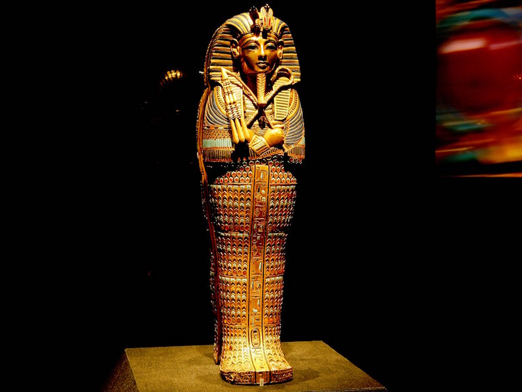 exposition du tresor de Toutankhamon sarcophage pharaon