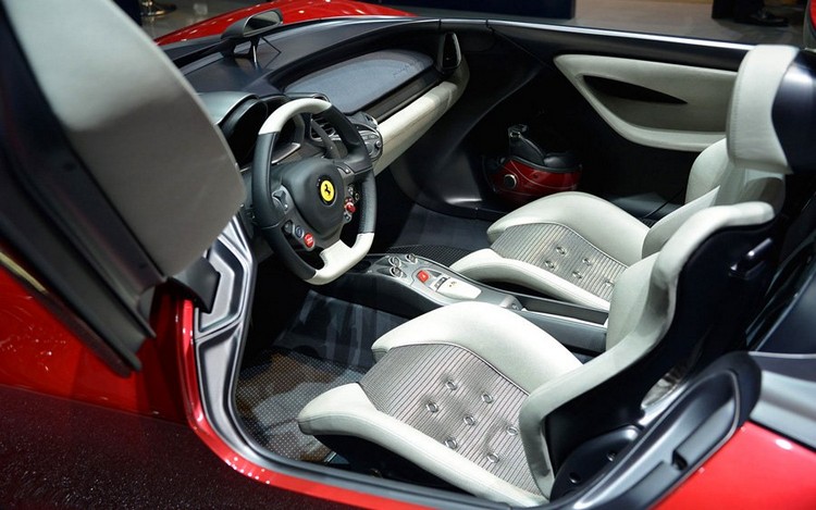 les dix voitures les plus chères du monde Ferrari Pininfarina Sergio habitacle sportif